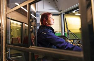Työn parasta antia ovat vaihtelevuus, työkaverit ja matkustajat melkein aina, sanoo Venäläinen.