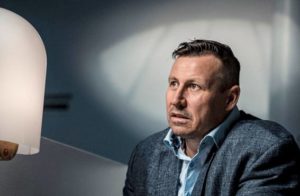 ”Ihmisten kyky käsitellä epämiellyttäviä asioita on henkilökohtaista, mutta kun stressimekanismi käynnistyy, se etenee kaikilla samalla tavoin ja toimii ympäristöstä riippumatta, oletpa sitten taksiautoilija, opettaja, sairaanhoitaja tai toimistotyöläinen. ”