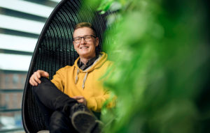 Joonas Tanskanen korostaa, että asiakastilanteessa asenne on kaikki kaikessa, tehtävänä on kuunnella ja auttaa