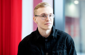 Markus Määttänen tekee HyMy-kylässä viimeistä harjoitteluaan. – Ammatillinen pätevyyteni on vahvistunut, kun olen luonut työpajoja ja työkaluja hyvinvoinnin tukemiseen.