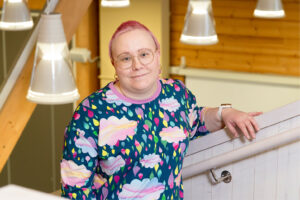 Lehtori Marja Pyykkönen: Kännykkäkielto rauhoitti koulun arkea